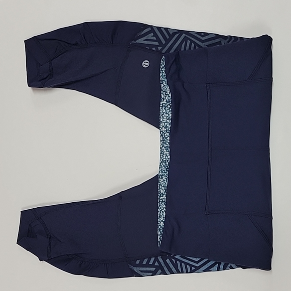 Lululemon Stash It Crop Leggings. - Picture 3 of 12